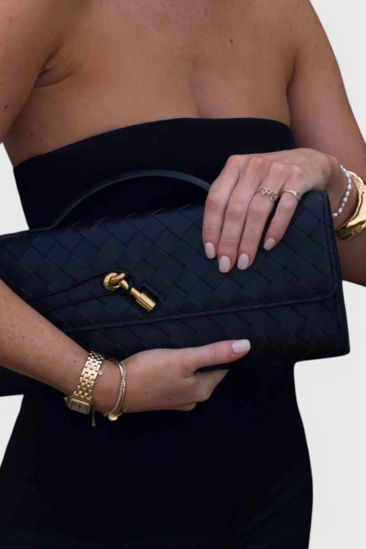 Melanie | Clutch con Detalle de Nudo Dorado