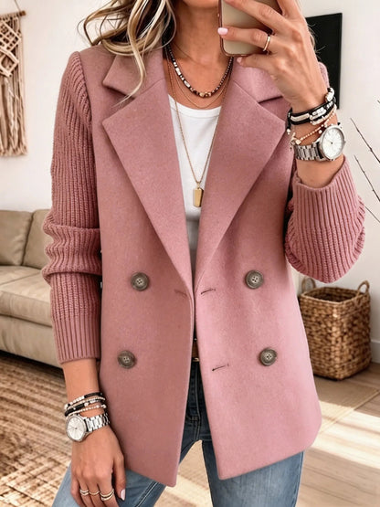 Blazer Carla color rosa, vista frontal con mangas de punto.